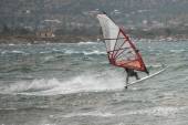 ΛΑΥΡΙΟ WINDSURFING ΑΨΗΦΩΝΤΑΣ ΚΑΚΟΚΑΙΡΙΑ