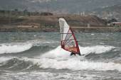 ΛΑΥΡΙΟ WINDSURFING ΑΨΗΦΩΝΤΑΣ ΚΑΚΟΚΑΙΡΙΑ