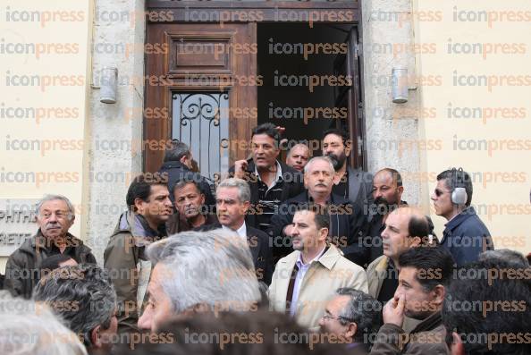 ΗΡΑΚΛΕΙΟ:-ΣΥΓΚΕΝΤΡΩΣΗ-ΔΙΑΜΑΡΤΥΡΙΑΣ-ΚΑΙ-ΚΑΤΑΛΗΨΗ-ΣΤΗΝ-ΠΕΡΙΦΕΡΕΙΑ-ΑΠΟ-ΤΟΥΣ-ΑΓΡΟΤΕΣ-1