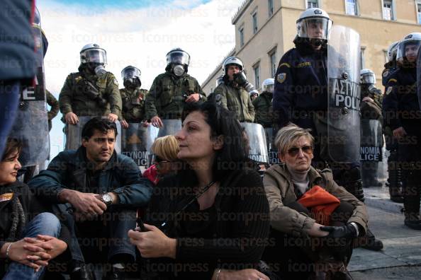 ΣΥΓΚΕΝΤΡΩΣΗ-ΠΟΡΕΙΑ-ΔΙΑΜΑΡΤΥΡΙΑΣ-ΠΡΟΣ-ΒΟΥΛΗ-3