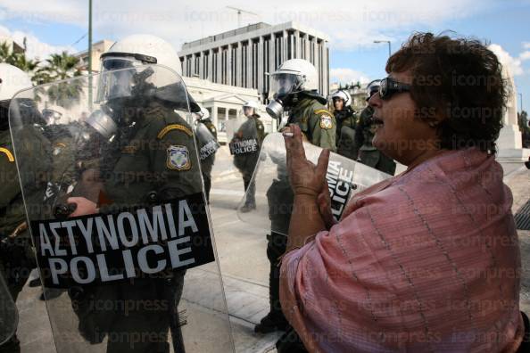 ΣΥΓΚΕΝΤΡΩΣΗ-ΠΟΡΕΙΑ-ΔΙΑΜΑΡΤΥΡΙΑΣ-ΠΡΟΣ-ΒΟΥΛΗ-12