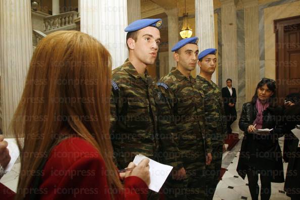 ΣΥΝΑΝΤΗΣΗ-ΚΑΡΟΛΟΥ-ΠΑΠΟΥΛΙΑ-ΕΥΖΩΝΟΥΣ-ΠΑΡΕΜΕΙΝΑΝ