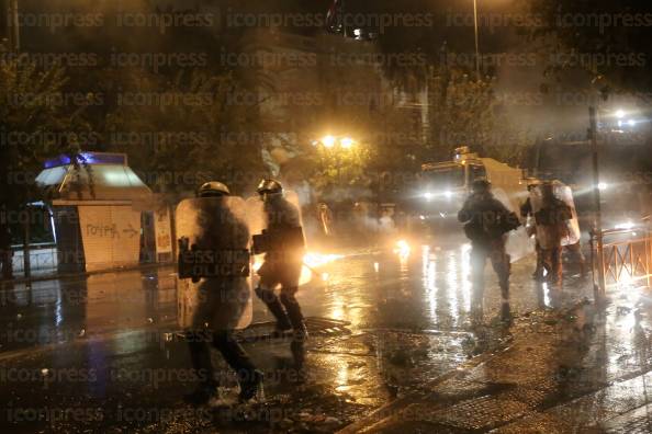 ΑΘΗΝΑ-ΕΠΕΙΣΟΔΙΑ-ΣΥΓΚΕΝΤΡΩΣΗ-ΚΑΤΑ-ΜΝΗΜΟΝΙΟΥ-5