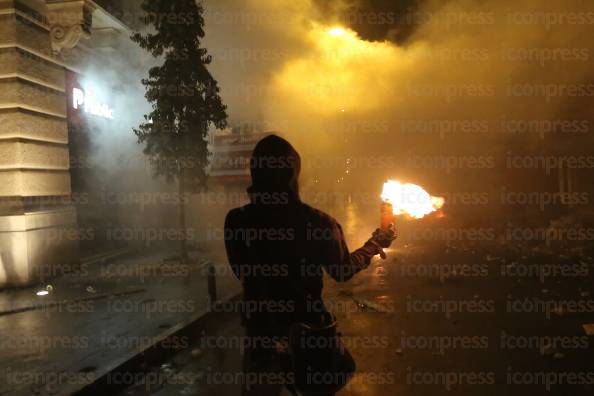 ΑΘΗΝΑ-ΕΠΕΙΣΟΔΙΑ-ΣΥΓΚΕΝΤΡΩΣΗ-ΚΑΤΑ-ΜΝΗΜΟΝΙΟΥ-21