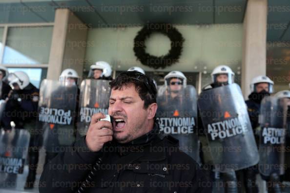 ΑΘΗΝΑ-ΜΕΛΗ-ΕΜΠΟΔΙΖΟΥΝ-ΣΥΝΑΝΤΗΣΗ-ΔΗΜΑΡΧΩΝ-1