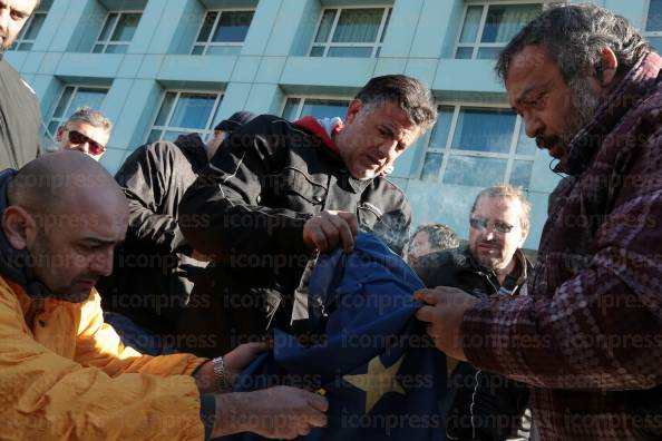 ΑΘΗΝΑ-ΜΕΛΗ-ΕΜΠΟΔΙΖΟΥΝ-ΣΥΝΑΝΤΗΣΗ-ΔΗΜΑΡΧΩΝ-4