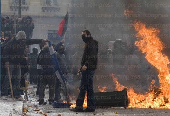 ΕΠΕΙΣΟΔΙΑ-ΣΤΗΝ-ΠΟΡΕΙΑ-ΜΝΗΜΗ-ΑΛΕΞΗ-30