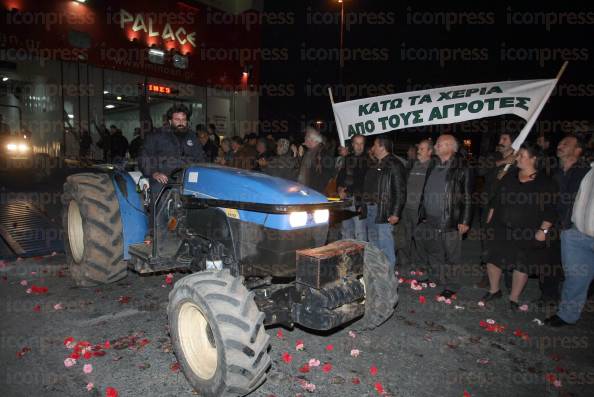 ΚΡΗΤΗ:-ΕΠΙΣΤΡΟΦΗ-ΤΩΝ-ΑΓΡΟΤΩΝ-ΑΠΟ-ΤΟΝ-ΠΕΙΡΑΙΑ-1