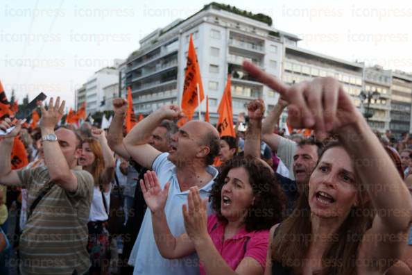 ΣΥΛΛΑΛΗΤΗΡΙΟ-THΣΑΔΕΔΥΣΤΗΝ-ΠΛΑΤΕΙΑ-ΣΥΝΤΑΓΜΑΤΟΣ-ΕΝΑΝΤΙΑ-8