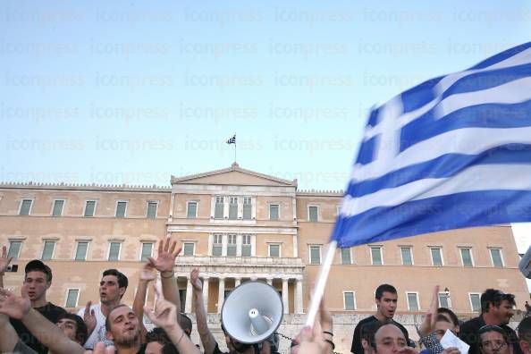 ΣΥΝΕΧΙΖΟΥΝ-ΜΕΡΑ-ΣΥΓΚΕΝΤΡΩΝΟΝΤΑΙ-ΑΓΑΝΑΚΤΙΣΜΕΝΟΙ-ΣΥΝΤΑΓΜΑ-5