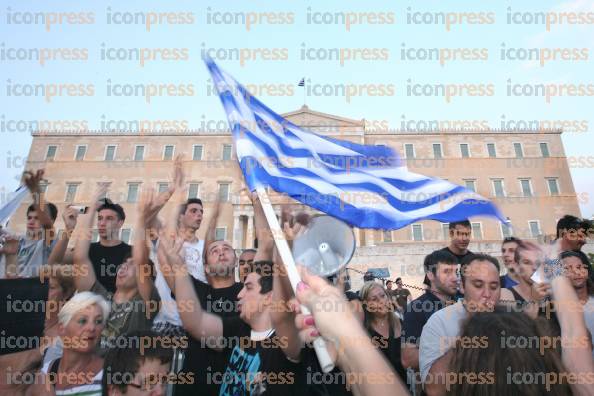 ΣΥΝΕΧΙΖΟΥΝ-ΜΕΡΑ-ΣΥΓΚΕΝΤΡΩΝΟΝΤΑΙ-ΑΓΑΝΑΚΤΙΣΜΕΝΟΙ-ΣΥΝΤΑΓΜΑ