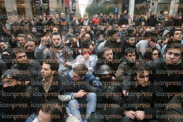 ΜΠΛΟΚΟ-ΚΑΙ-ΣΥΛΛΗΨΕΙΣ-ΑΠΟ-ΤΗΝ-ΑΣΤΥΝΟΜΙΑ-ΣΤΗΝ-ΟΔΟ-ΑΣΚΛΗΠΙΟΥ-ΣΕ-ΔΙΑΔΗΛΩΤΕΣ