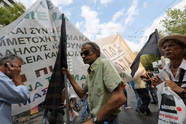 ΣΥΓΚΕΝΤΡΩΣΗ-ΣΤΗΝ-ΠΛΑΤΕΙΑ-ΚΛΑΥΘΜΩΝΟΣ-ΠΟΡΕΙΑ-3