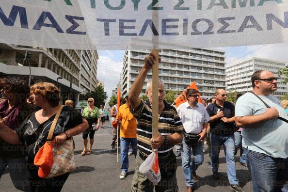 ΣΥΓΚΕΝΤΡΩΣΗ-ΣΤΗΝ-ΠΛΑΤΕΙΑ-ΚΛΑΥΘΜΩΝΟΣ-ΠΟΡΕΙΑ