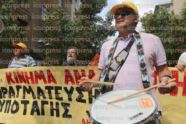 ΣΥΓΚΕΝΤΡΩΣΗ-ΣΤΗΝ-ΠΛΑΤΕΙΑ-ΚΛΑΥΘΜΩΝΟΣ-ΠΟΡΕΙΑ