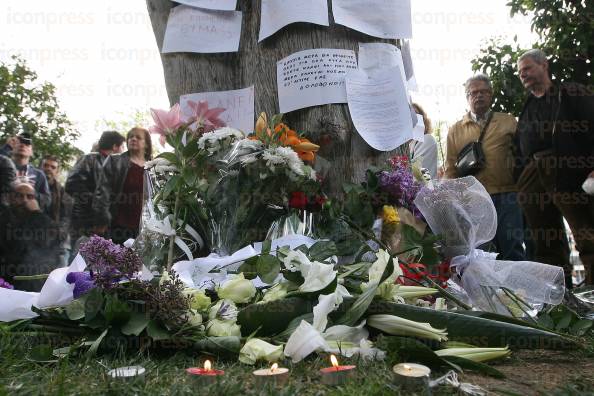 ΣΥΓΚΕΝΤΡΩΣΗ-ΠΟΛΙΤΩΝ-ΣΤΗΝ-ΠΛΑΤΕΙΑ-ΣΥΝΤΑΓΜΑΤΟΣ