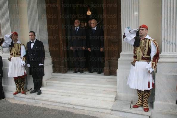 ΣΥΝΑΝΤΗΣΗ-ΠΡΟΕΔΡΟΥ-ΔΗΜΟΚΡΑΤΙΑΣ-ΚΑΡΟΛΟΥ-ΠΑΠΟΥΛΙΑ-56