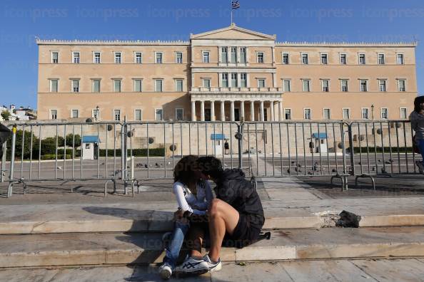 ΝΕΑΡΟ-ΖΕΥΓΑΡΙ-ΦΙΛΙΕΤΑΙ-ΜΠΡΟΣΤΑ-ΒΟΥΛΗ