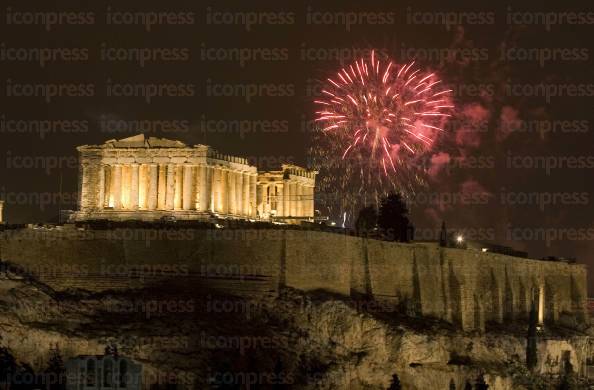 ΠΡΩΤΟΧΡΟΝΙΑ-ΣΤΗΝ-ΑΘΗΝΑ-ΠΥΡΟΤΕΧΝΗΜΑΤΑ-ΠΑΝΩ-ΑΠΟ-ΤΗΝ-ΑΚΡΟΠΟΛΗ-3