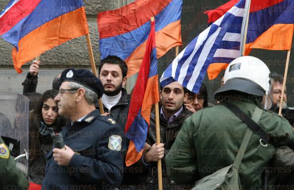 ΔΙΑΜΑΡΤΥΡΙΑ-ΠΟΛΙΤΩΝ-ΓΙΑ-ΤΟ-ΝΑΓΚΟΡΝΟ-ΚΑΡΑΜΠΑΧΚΑΤΑ-ΤΗ-ΔΙΑΡΚΕΙΑ-ΤΟΥ-ΕΠΙΧΕΙΡΗΜΑΤΙΚΟΥ-ΣΥΝΕΔΡΙΟΥ-1