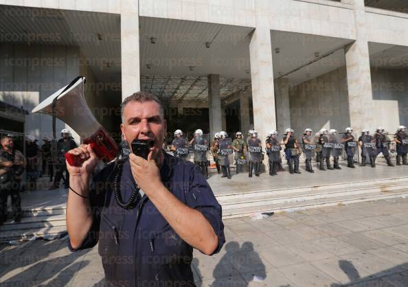 ΑΘΗΝΑ-ΣΥΓΚΕΝΤΡΩΣΗ-ΕΡΓΑΖΟΜΕΝΩΝ-ΝΑΥΠΗΓΕΙΑ-ΣΚΑΡΑΜΑΓΚΑ-2