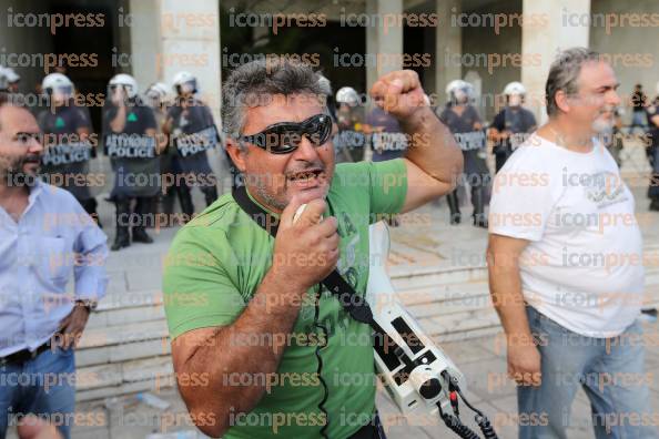 ΑΘΗΝΑ-ΣΥΓΚΕΝΤΡΩΣΗ-ΕΡΓΑΖΟΜΕΝΩΝ-ΝΑΥΠΗΓΕΙΑ-ΣΚΑΡΑΜΑΓΚΑ-3