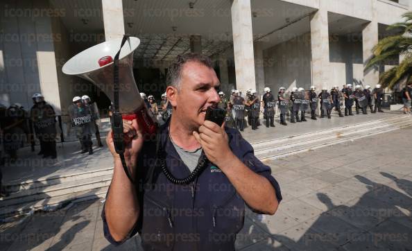 ΑΘΗΝΑ-ΣΥΓΚΕΝΤΡΩΣΗ-ΕΡΓΑΖΟΜΕΝΩΝ-ΝΑΥΠΗΓΕΙΑ-ΣΚΑΡΑΜΑΓΚΑ-6