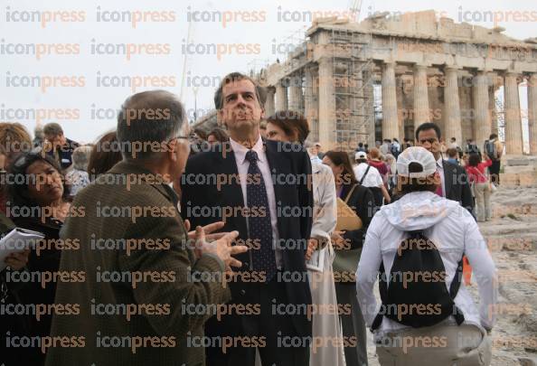 ΕΠΙΣΚΕΨΗ-ΤΟΥ-ΥΠ-ΠΟΛΙΤΙΣΜΟΥ-ΛΙΑΠΗ-ΣΤΗΝ-ΑΚΡΟΠΟΛΗ-ΚΑΙ-ΕΠΙΒΛΕΨΗ-ΤΩΝ-ΕΡΓΑΣΙΩΝ-11