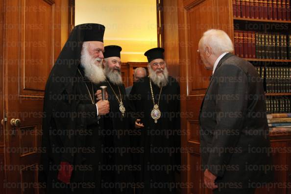 ΣΥΝΑΝΤΗΣΗ-ΠΡΟΕΔΡΟΥ-ΔΗΜΟΚΡΑΤΙΑΣ-ΚΑΡΟΛΟΥ-ΠΑΠΟΥΛΙΑ-717