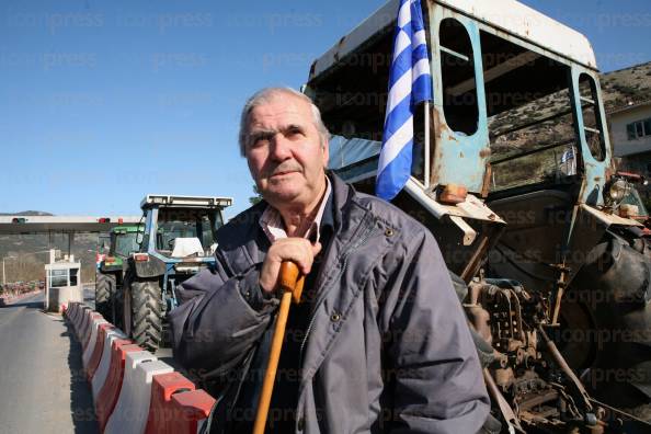 ΛΑΡΙΣΑ:-ΣΥΓΚΕΝΤΡΩΣΗ-ΑΓΡΟΤΩΝ-ΣΤΟΝ-ΚΟΜΒΟ-ΤΩΝ-ΤΕΜΠΩΝ-16