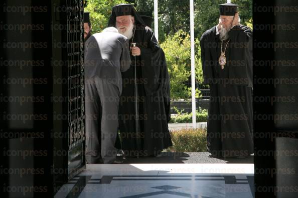 ΣΥΝΑΝΤΗΣΗ-ΑΡΧΙΕΠΙΣΚΟΠΟΥ-ΙΕΡΩΝΥΜΟΥ-ΥΠΗΡΕΣΙΑΚΟ-ΠΡΩΘΥΠΟΥΡΓΟ