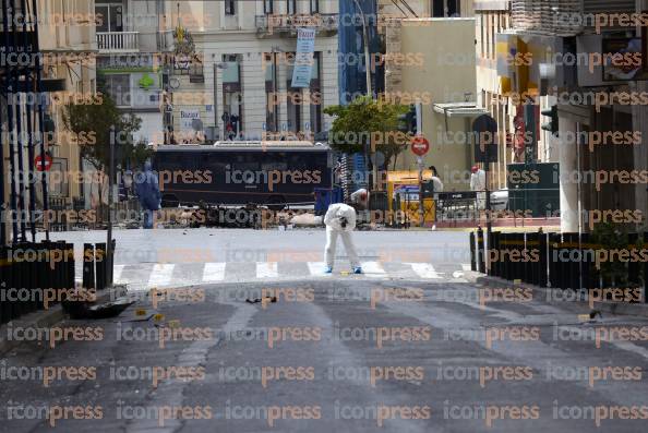 ΕΚΡΗΞΗ-ΒΟΜΒΑΣ-ΠΑΓΙΔΕΥΜΕΝΟ-ΑΥΤΟΚΙΝΗΤΟ-ΤΡΑΠΕΖΑ-9