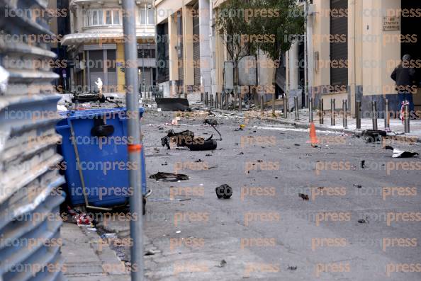 ΕΚΡΗΞΗ-ΒΟΜΒΑΣ-ΠΑΓΙΔΕΥΜΕΝΟ-ΑΥΤΟΚΙΝΗΤΟ-ΤΡΑΠΕΖΑ-10