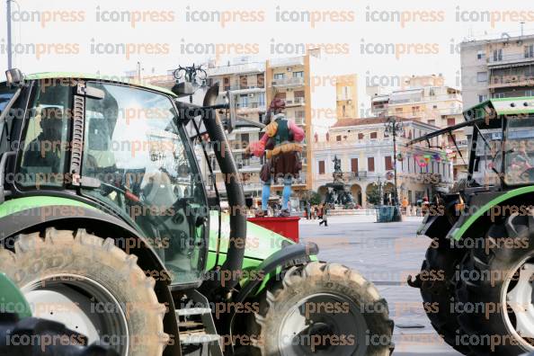 ΠΑΤΡΑ:-ΠΟΡΕΙΑ-ΔΙΑΜΑΡΤΥΡΙΑΣ-ΑΓΡΟΤΩΝ-ΜΕ-ΤΡΑΚΤΕΡ-ΣΤΟ-ΚΕΝΤΡΟ-ΤΗΣ-ΠΟΛΗΣ-2