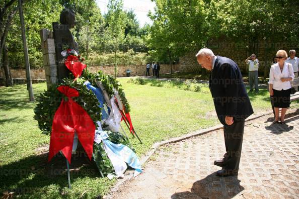 ΚΑΤΑΘΕΣΗ-ΣΤΕΦΑΝΟΥ-ΠΡΟΕΔΡΟ-ΔΗΜΟΚΡΑΤΙΑΣ-ΠΑΠΟΥΛΙΑ-9