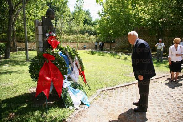 ΚΑΤΑΘΕΣΗ-ΣΤΕΦΑΝΟΥ-ΠΡΟΕΔΡΟ-ΔΗΜΟΚΡΑΤΙΑΣ-ΠΑΠΟΥΛΙΑ-10