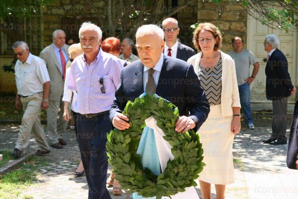 ΚΑΤΑΘΕΣΗ-ΣΤΕΦΑΝΟΥ-ΠΡΟΕΔΡΟ-ΔΗΜΟΚΡΑΤΙΑΣ-ΠΑΠΟΥΛΙΑ-17