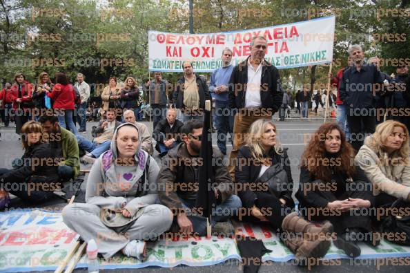 ΔΙΑΜΑΡΤΥΡΙΑ-ΕΡΓΑΖΟΜΕΝΩΝ-ΣΤΑ-ΚΛΩΣΤΗΡΙΑ-ΛΑΝΑΡΑ-ΚΑΙ-ΠΟΡΕΙΑ-ΣΤΟ-ΥΠ-ΟΙΚΟΝΟΜΙΑΣ-3