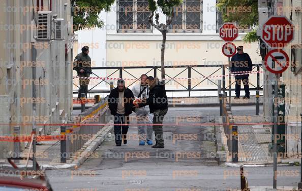 ΕΠΙΘΕΣΗ-ΜΕ-ΠΥΡΟΒΟΛΙΣΜΟ-ΣΕ-ΑΣΤΥΝΟΜΙΚΟ-ΤΩΝ-ΜΑΤ-ΣΤΗ-ΠΕΡΙΟΧΗ-ΤΩΝ-ΕΞΑΡΧΕΙΩΝ-12