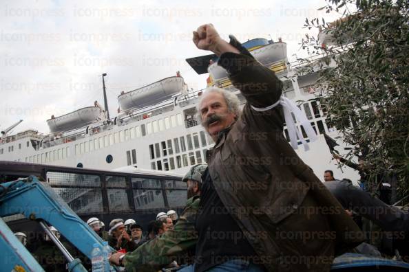 ΑΦΙΞΗ-ΑΓΡΟΤΩΝ-ΑΠΟ-ΤΗ-ΚΡΗΤΗ-ΚΑΙ-ΕΠΕΙΣΟΔΙΑ-ΣΤΟ-ΛΙΜΑΝΙ-ΤΟΥ-ΠΕΙΡΑΙΑ-36